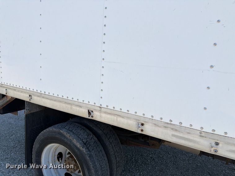 image for item FH6283 2000 Ford F450 Super Duty XL box truck