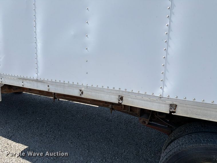 image for item FH6283 2000 Ford F450 Super Duty XL box truck