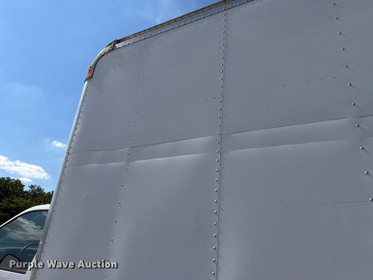 image for item FH6283 2000 Ford F450 Super Duty XL box truck