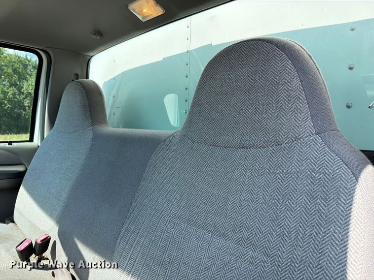 image for item FH6283 2000 Ford F450 Super Duty XL box truck