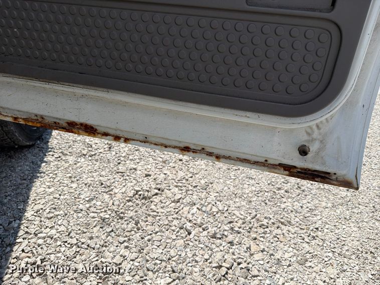 image for item FH6283 2000 Ford F450 Super Duty XL box truck