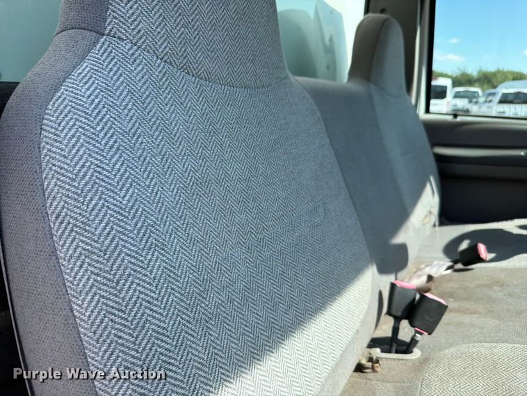 image for item FH6283 2000 Ford F450 Super Duty XL box truck