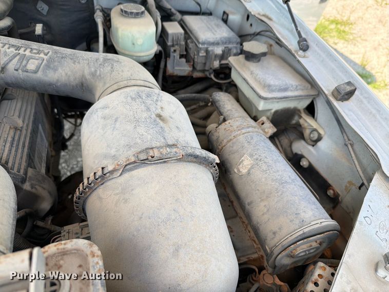 image for item FH6283 2000 Ford F450 Super Duty XL box truck