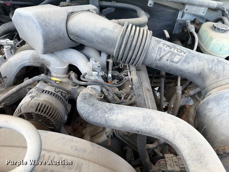 image for item FH6283 2000 Ford F450 Super Duty XL box truck