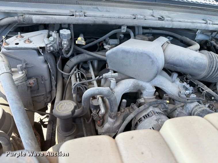 image for item FH6283 2000 Ford F450 Super Duty XL box truck