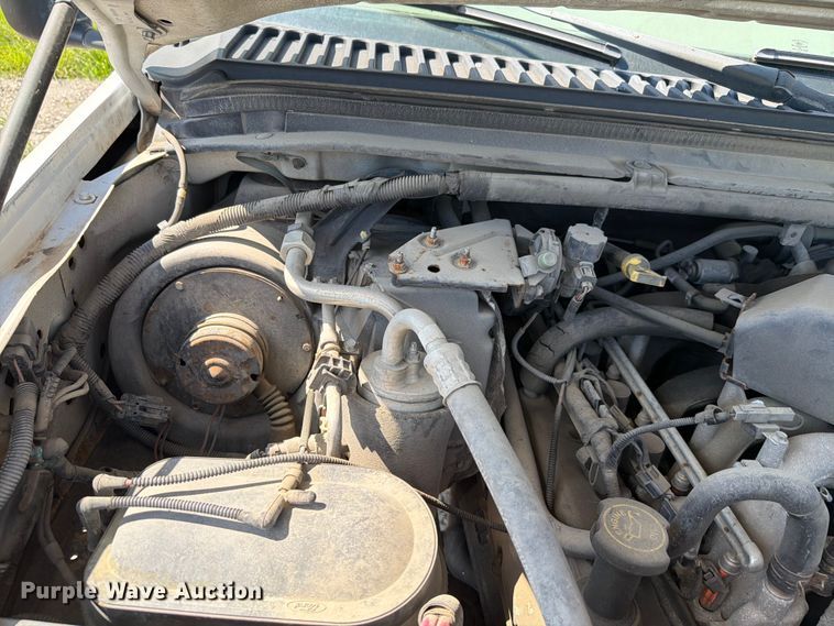 image for item FH6283 2000 Ford F450 Super Duty XL box truck