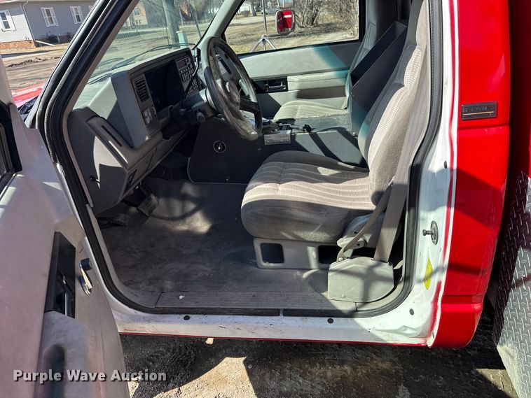 image for item FK1859 1994 Chevrolet Cheyenne 3500 ambulance