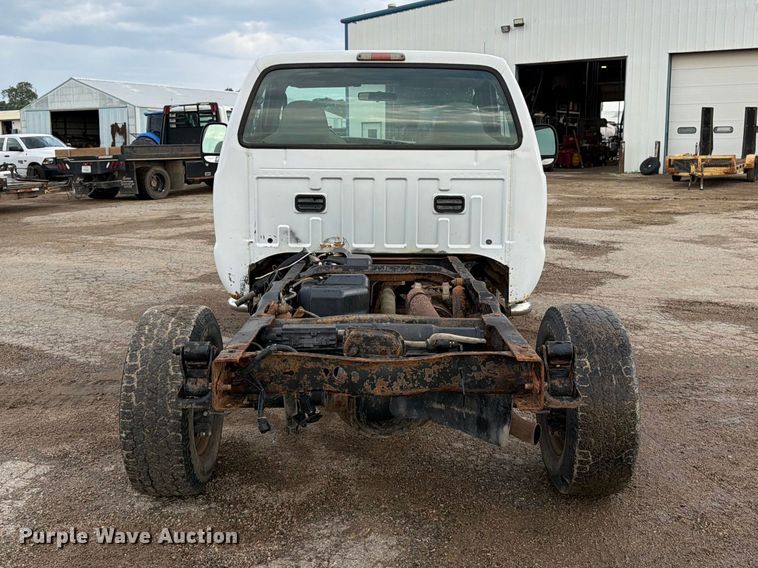 image for item FK3018 2007 Ford F250 Super Duty XL pickup truck cab and chassis