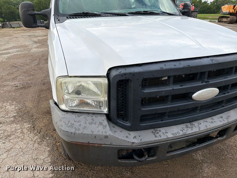 image for item FK3018 2007 Ford F250 Super Duty XL pickup truck cab and chassis