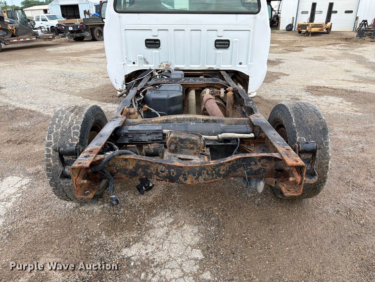 image for item FK3018 2007 Ford F250 Super Duty XL pickup truck cab and chassis