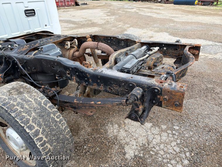 image for item FK3018 2007 Ford F250 Super Duty XL pickup truck cab and chassis
