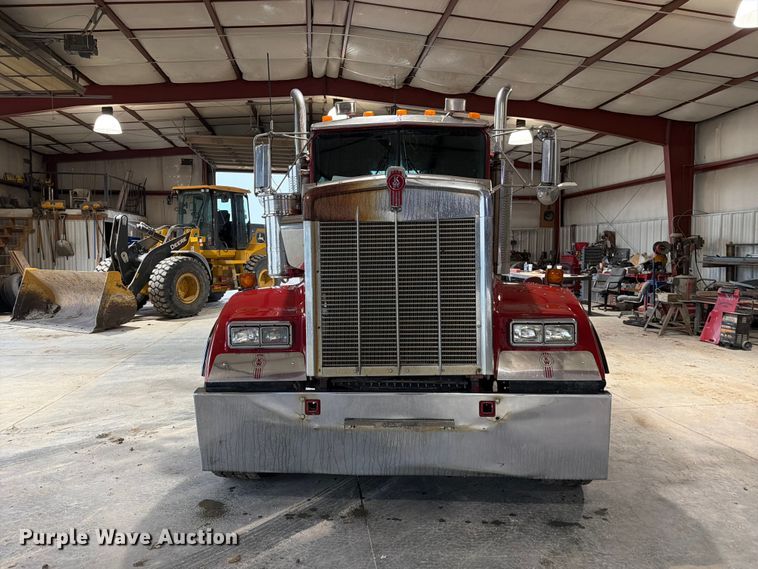 image for item FK3527 1995 Kenworth W900 semi truck
