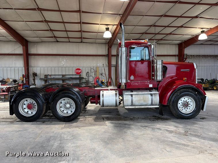 image for item FK3527 1995 Kenworth W900 semi truck