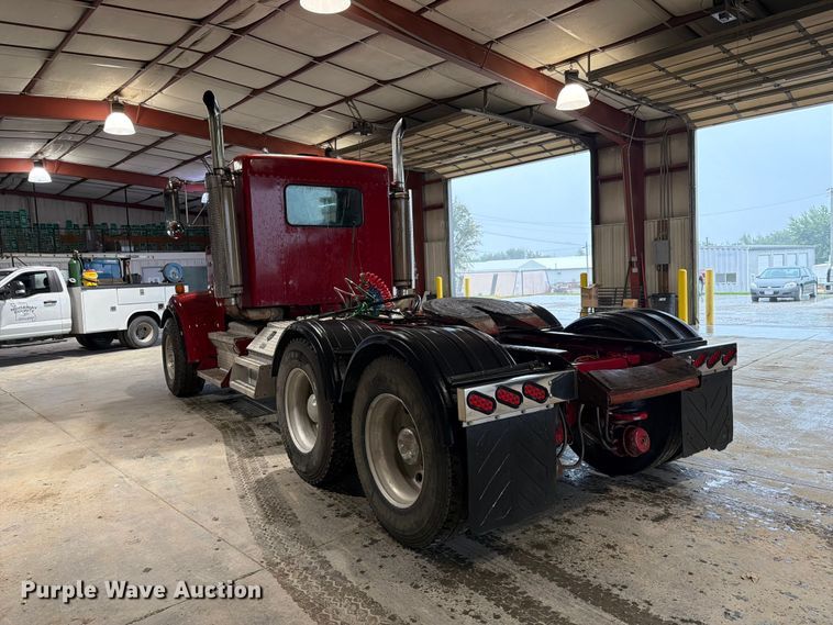 image for item FK3527 1995 Kenworth W900 semi truck