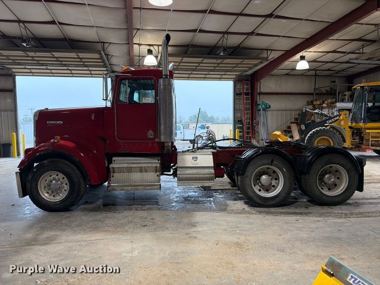 image for item FK3527 1995 Kenworth W900 semi truck
