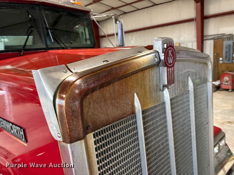 image for item FK3527 1995 Kenworth W900 semi truck