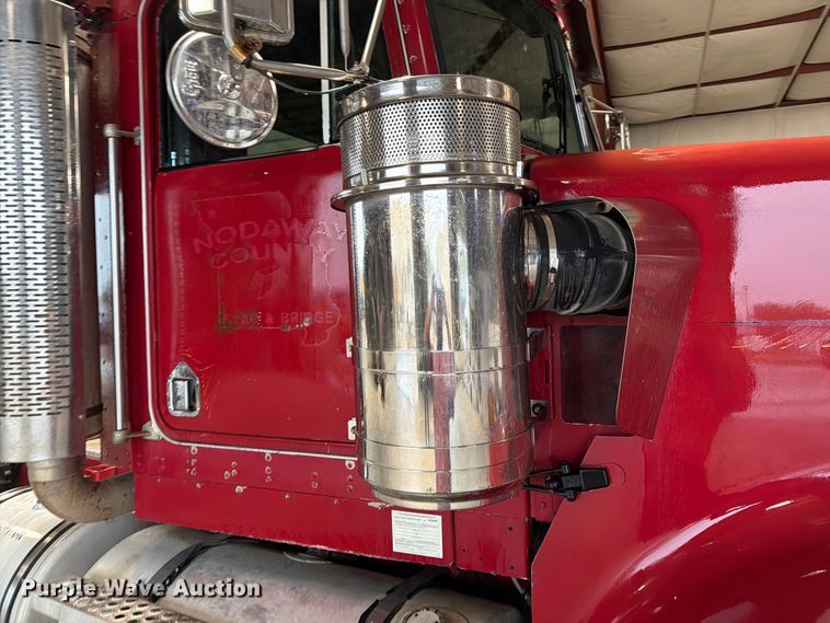 image for item FK3527 1995 Kenworth W900 semi truck