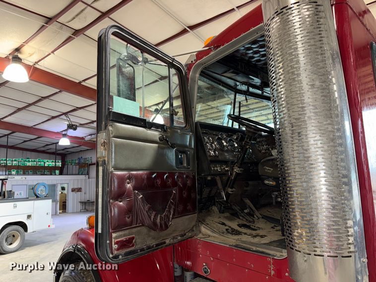 image for item FK3527 1995 Kenworth W900 semi truck