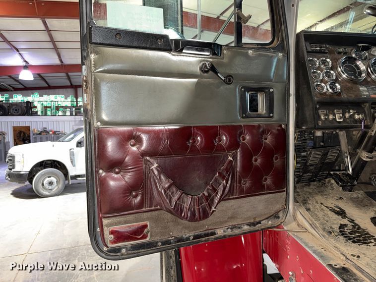 image for item FK3527 1995 Kenworth W900 semi truck