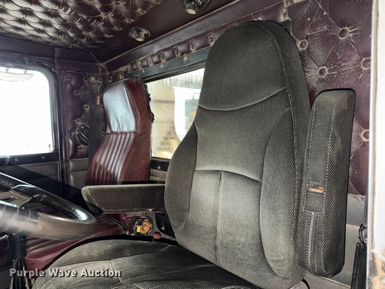image for item FK3527 1995 Kenworth W900 semi truck