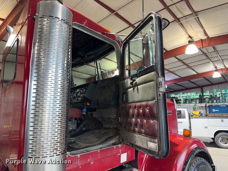 image for item FK3527 1995 Kenworth W900 semi truck