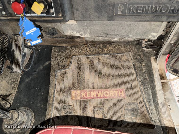 image for item FK3527 1995 Kenworth W900 semi truck