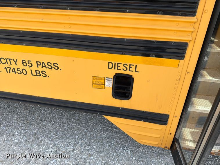 image for item FK4058 2002 GMC Blue Bird B7 school bus