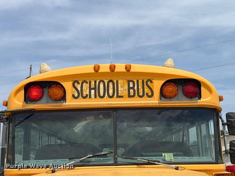 image for item FK4058 2002 GMC Blue Bird B7 school bus
