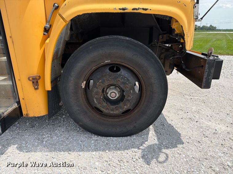 image for item FK4058 2002 GMC Blue Bird B7 school bus