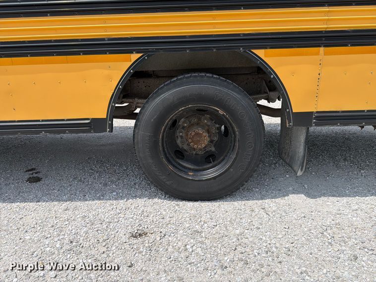 image for item FK4058 2002 GMC Blue Bird B7 school bus