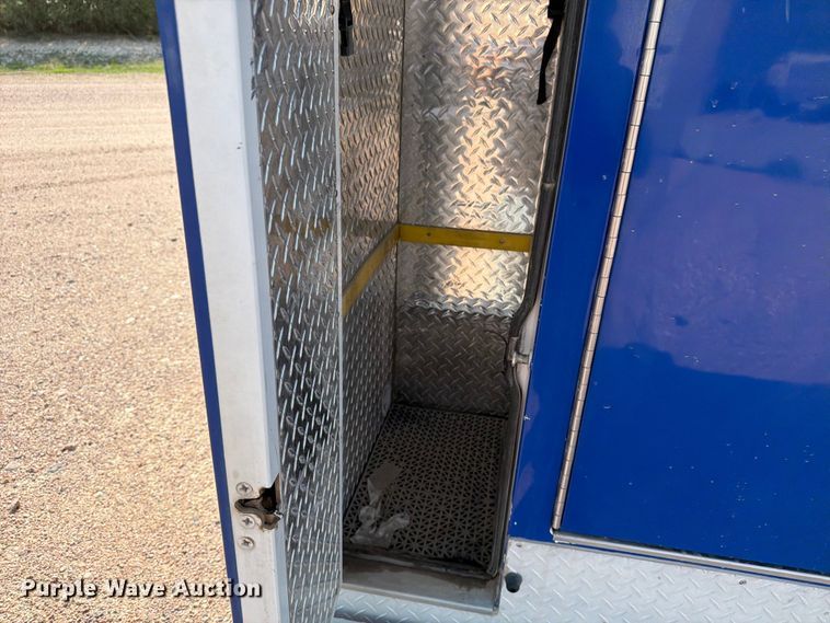 image for item FM7565 2002 Ford F350 Super Duty ambulance