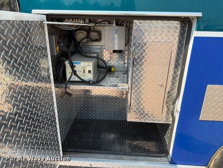 image for item FM7565 2002 Ford F350 Super Duty ambulance