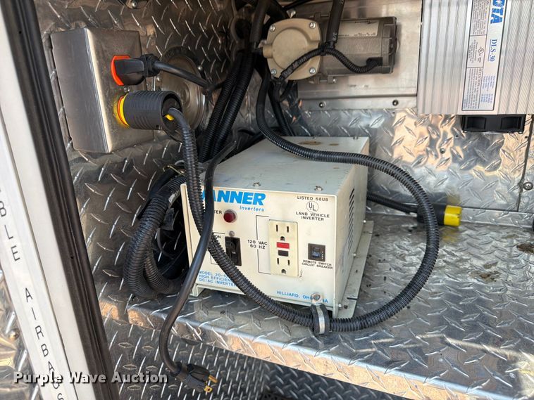 image for item FM7565 2002 Ford F350 Super Duty ambulance