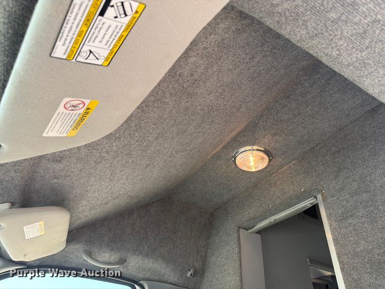 image for item FM7565 2002 Ford F350 Super Duty ambulance