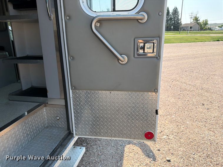 image for item FM7565 2002 Ford F350 Super Duty ambulance
