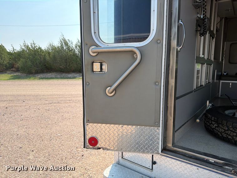 image for item FM7565 2002 Ford F350 Super Duty ambulance