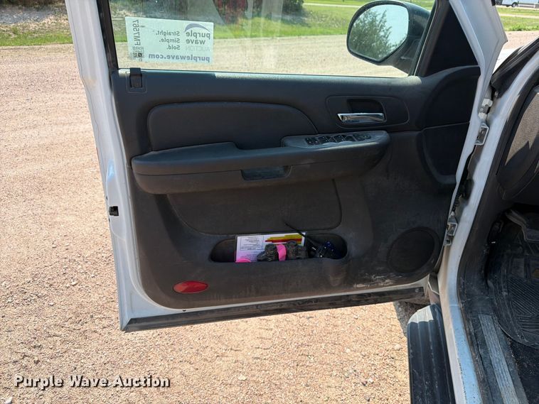 image for item FM7567 2008 Chevrolet Suburban SUV