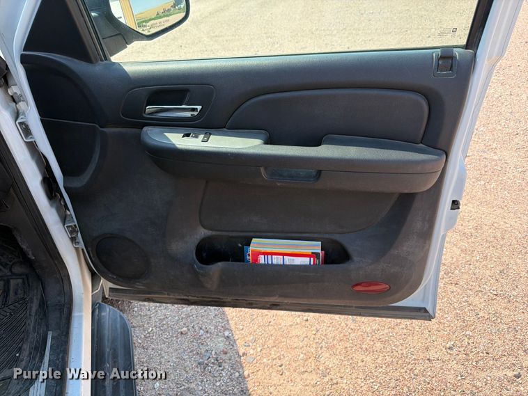 image for item FM7567 2008 Chevrolet Suburban SUV