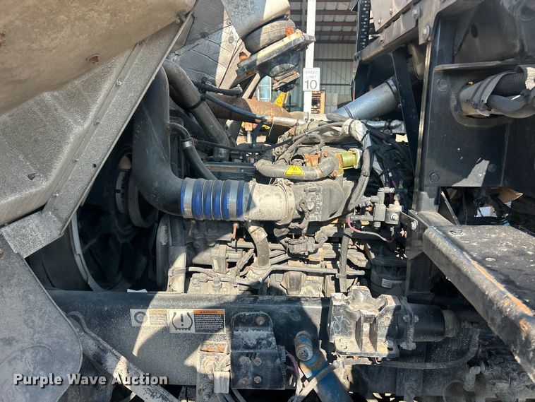 image for item FT6020 2017 Peterbilt 320 refuse truck