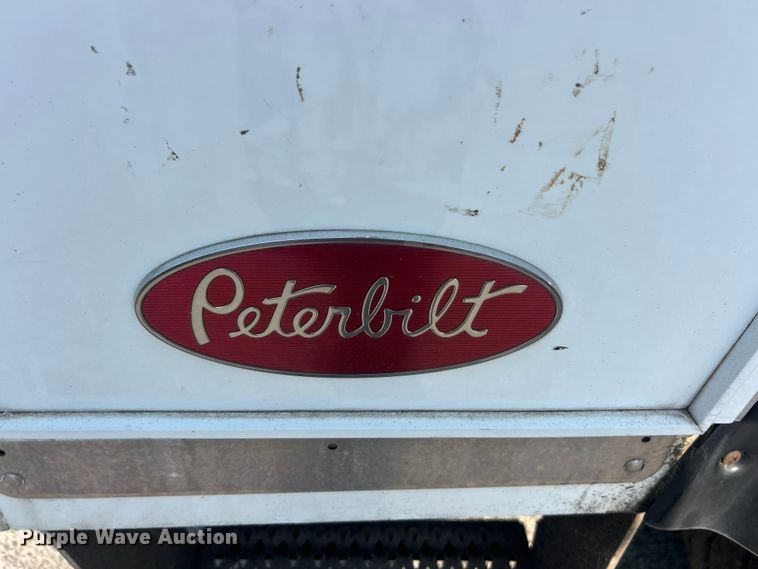 image for item FT6020 2017 Peterbilt 320 refuse truck