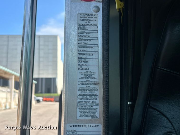 image for item FT6020 2017 Peterbilt 320 refuse truck