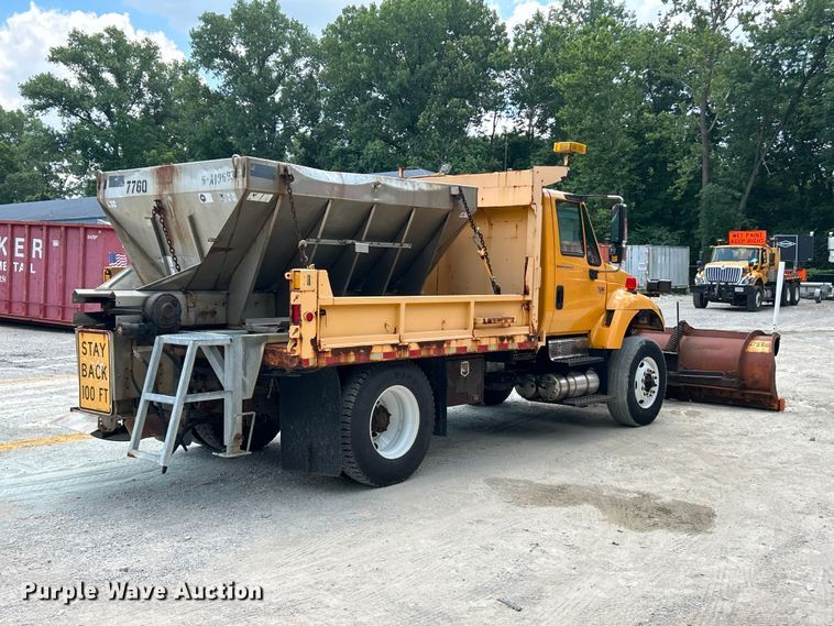 image for item FT6029 2006 International 7400 dump truck