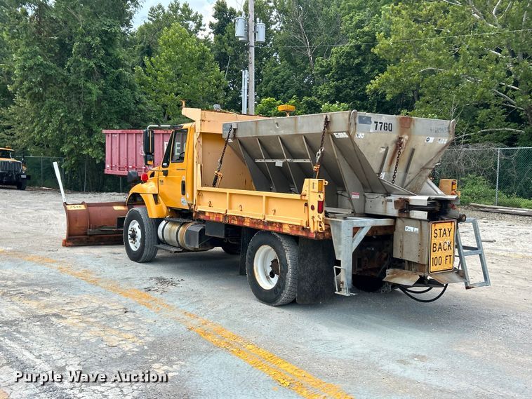 image for item FT6029 2006 International 7400 dump truck