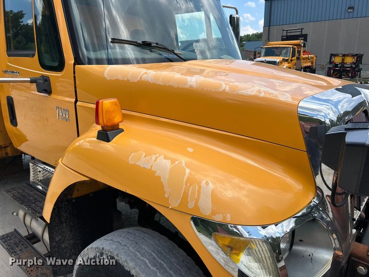 image for item FT6029 2006 International 7400 dump truck