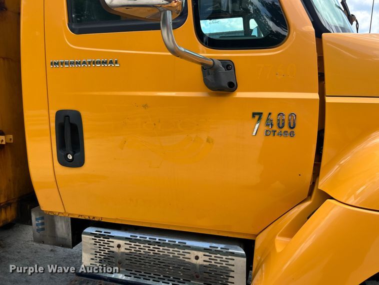 image for item FT6029 2006 International 7400 dump truck