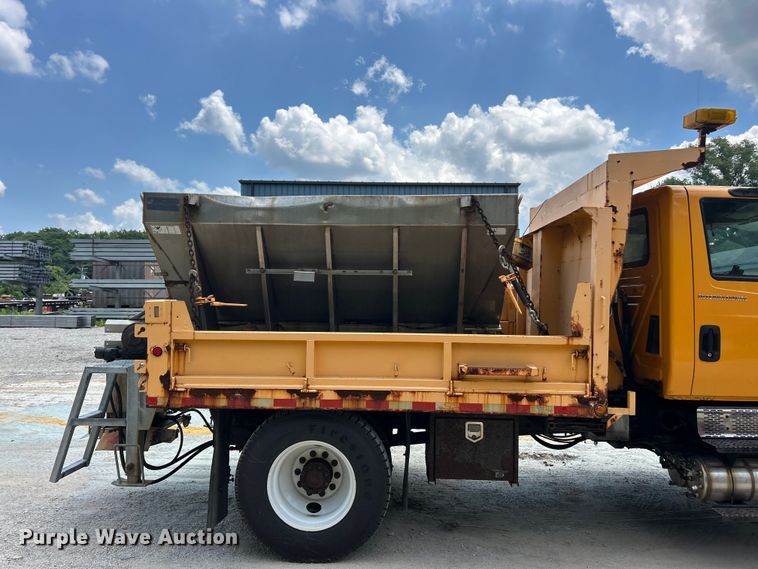 image for item FT6029 2006 International 7400 dump truck