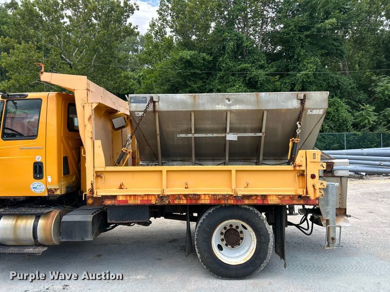 image for item FT6029 2006 International 7400 dump truck