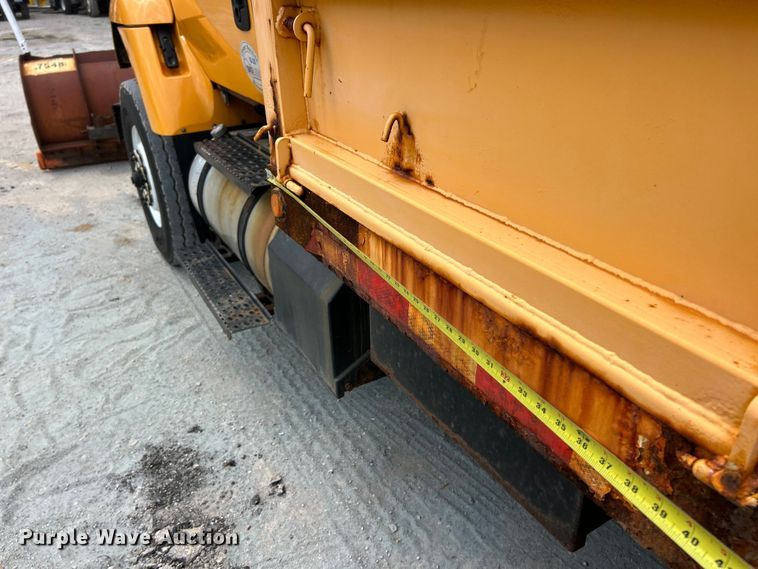 image for item FT6029 2006 International 7400 dump truck