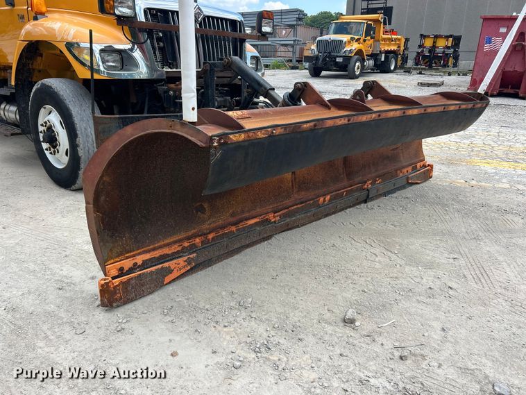 image for item FT6029 2006 International 7400 dump truck