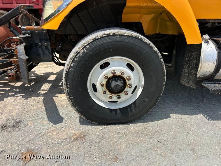 image for item FT6029 2006 International 7400 dump truck
